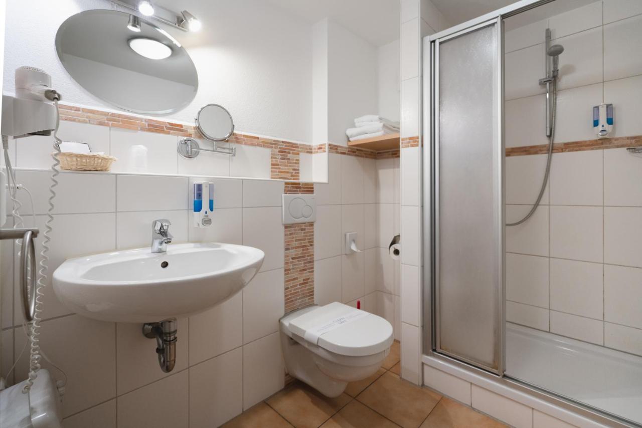 Park Hotel & Gaestehaus Руст Экстерьер фото