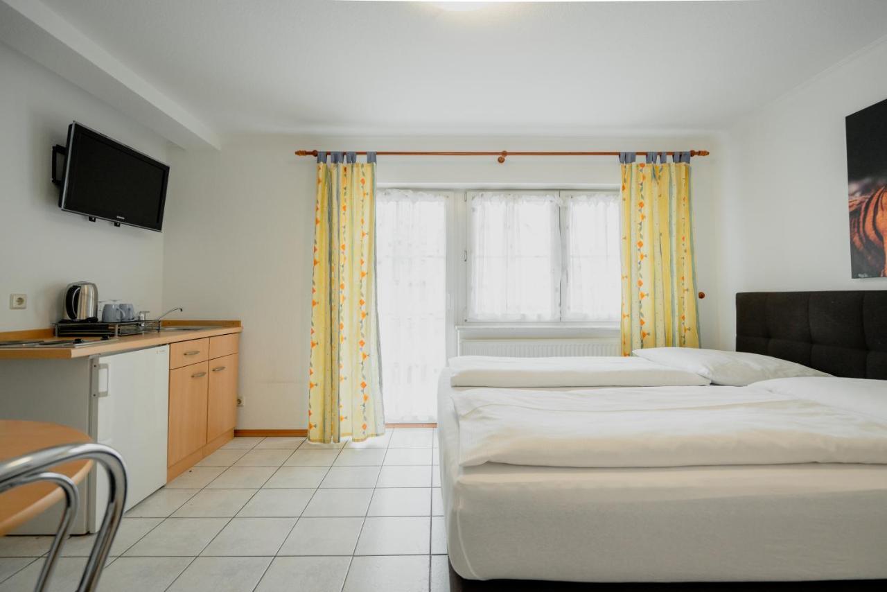 Park Hotel & Gaestehaus Руст Экстерьер фото